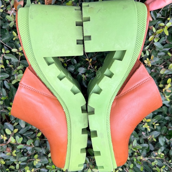 Giani Bernini Lime Green and Tan Mules - Picture 6 of 8